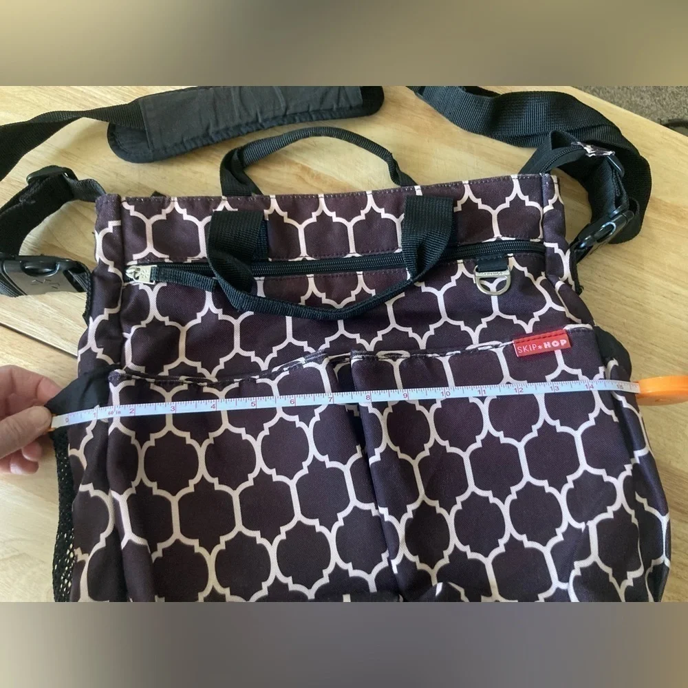 Skip hop diaper bag with changing pad in excellent condition